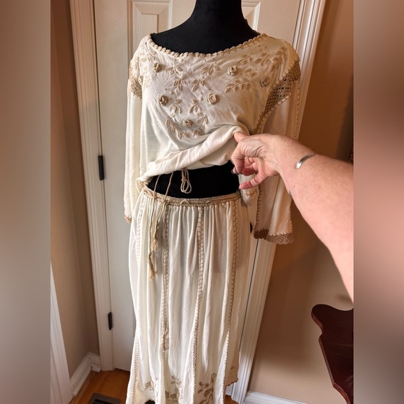 Off White & Tan Embroidered Blouse & Skirt handcrafted in the Philippines NWT - Picture 11 of 15